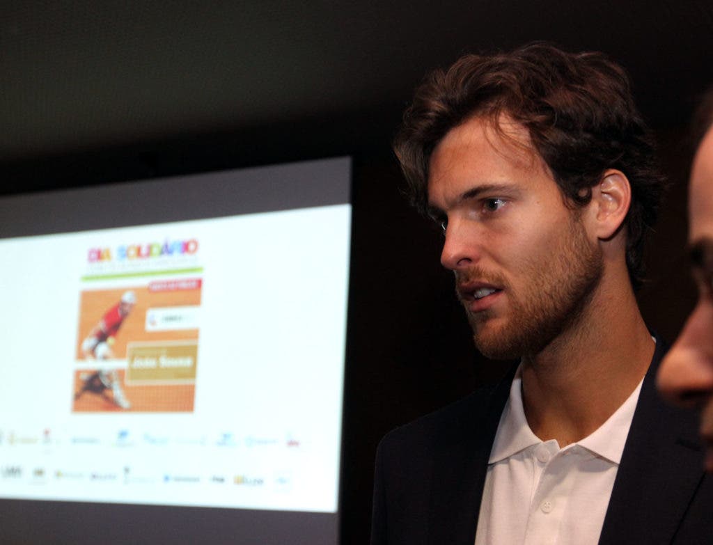 Tenista apoia instituiçao de Guimarães ligada à fundacao Real Madrid antes da Taca Davis