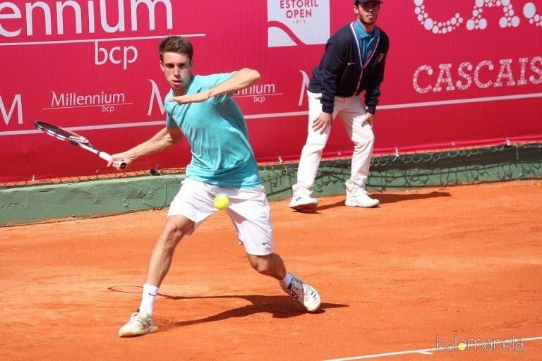 Nuno Deus eliminado nos 'oitavos' em Espanha por ex-top 15 mundial de juniores