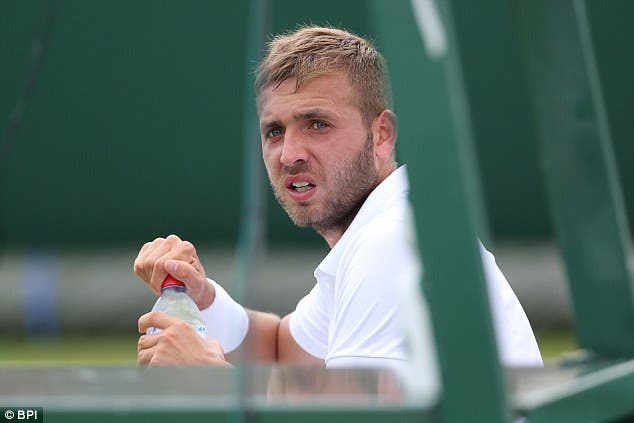 Dan Evans sancionado por “falta de empenho” em Wimbledon