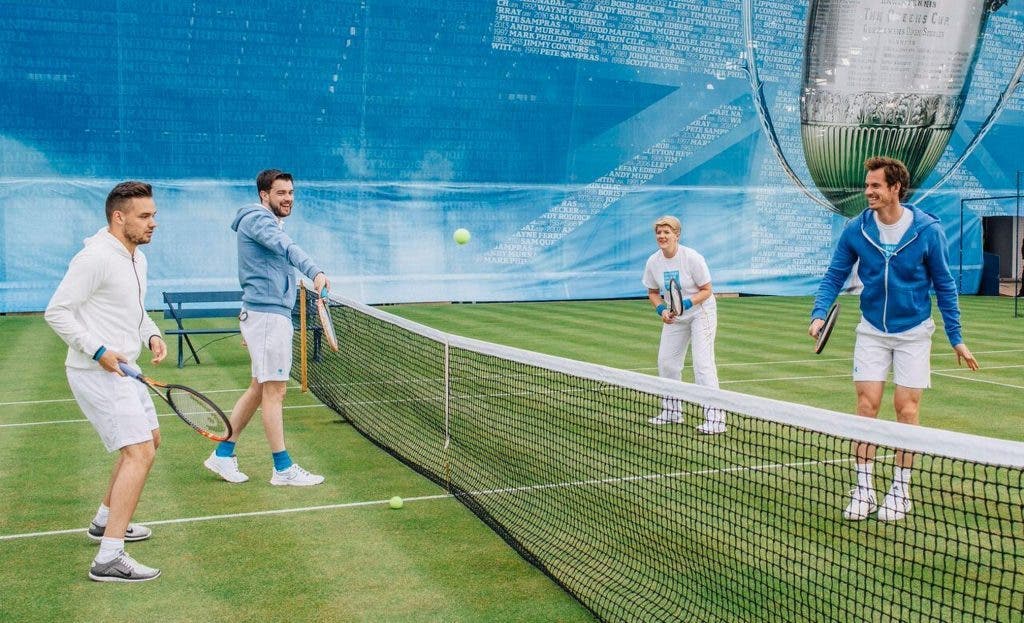 The-four-celebs-enjoy-a-hit-about-on-the-court
