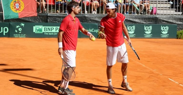 Sousa e Elias despedem-se no 9º lugar de pares