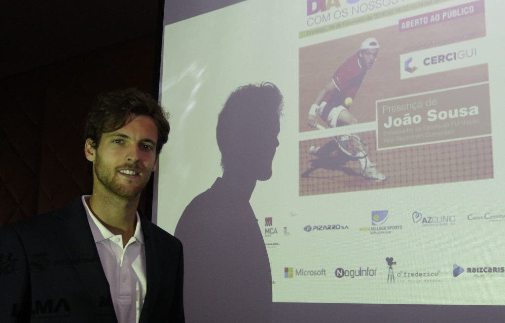 Tenista apoia instituiçao de Guimarães ligada à fundacao Real Madrid antes da Taca Davis
