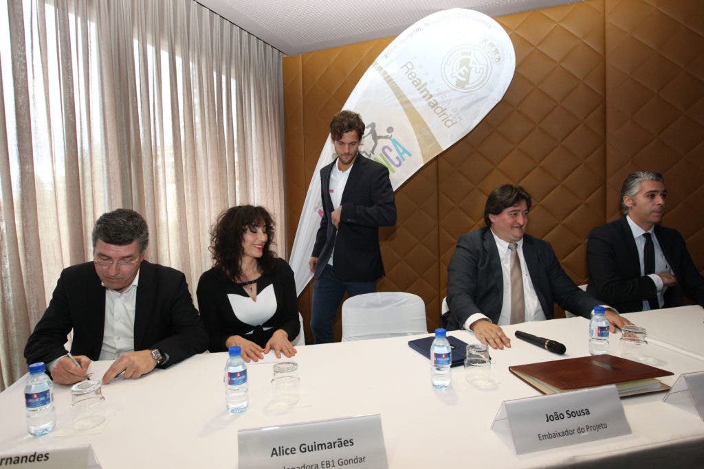 Tenista apoia instituiçao de Guimarães ligada à fundacao Real Madrid antes da Taca Davis
