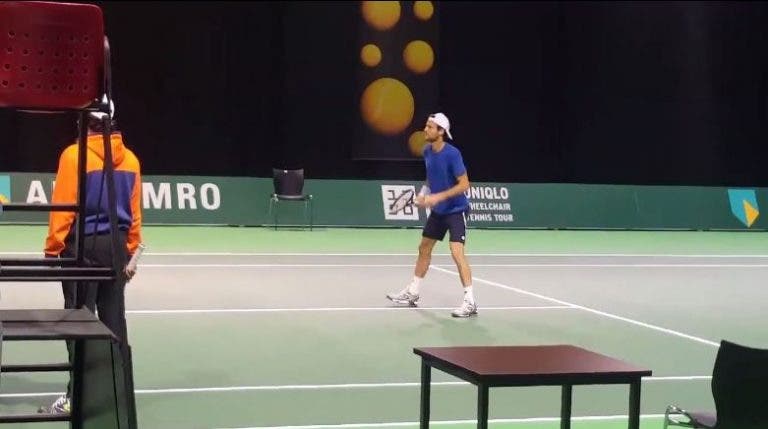 [VÍDEO] João Sousa treina 'volleys' em Roterdão
