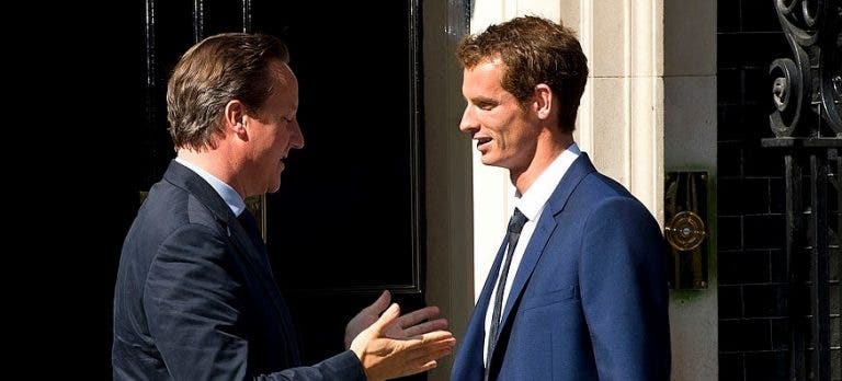 [Vídeo] Primeiro-ministro inglês reclama louros… dos dois títulos de Murray em Wimbledon
