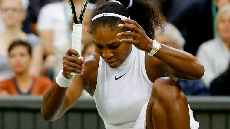 [Vídeo] Aquele momento em que Serena manda a raquete e o cameraman apanha