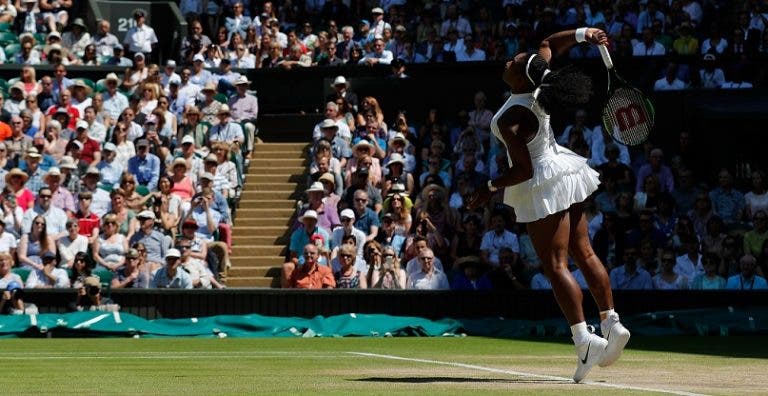 Quem disparou o serviço mais rápido em Wimbledon? Serena ou Djokovic?