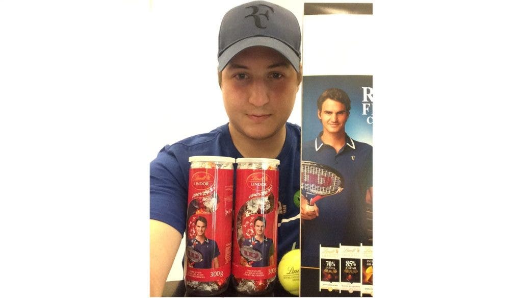 Júlio com mais itens da colecção de Roger Federer