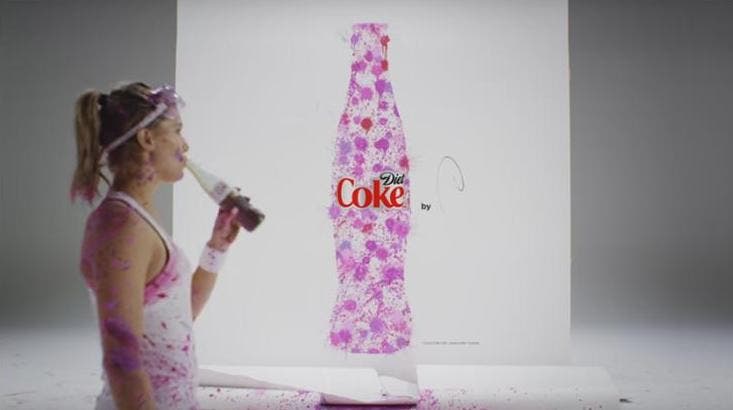 Genie Bouchard enche-se de pinta(s) para a Coca-Cola