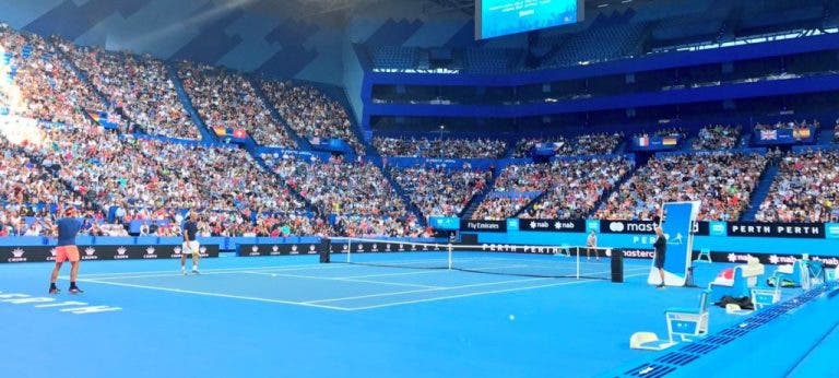 Oito mil pessoas assistiram ao treino de Roger Federer