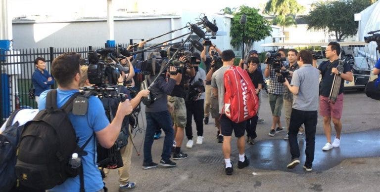 [Fotos] Nishikori faz dia aberto à imprensa na Florida e a Academia é 'invadida' por 60 jornalistas