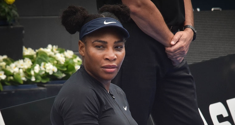 Serena também desiste de Miami devido a uma lesão no joelho: «Não consigo treinar»
