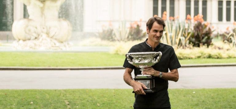 Roger Federer exibe a nova menina dos seus olhos