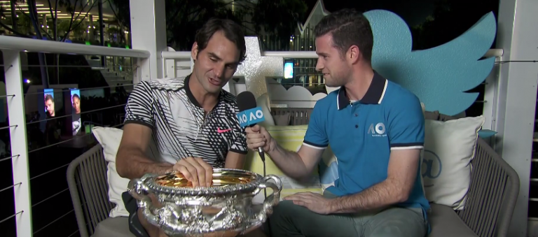 Federer: «As minhas filhas ficaram loucas com o meu novo troféu. Dizem que é bom para a sopa»