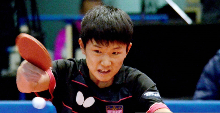 Incrível: há um miúdo de 13 anos na final de um torneio do circuito mundial de ténis de mesa