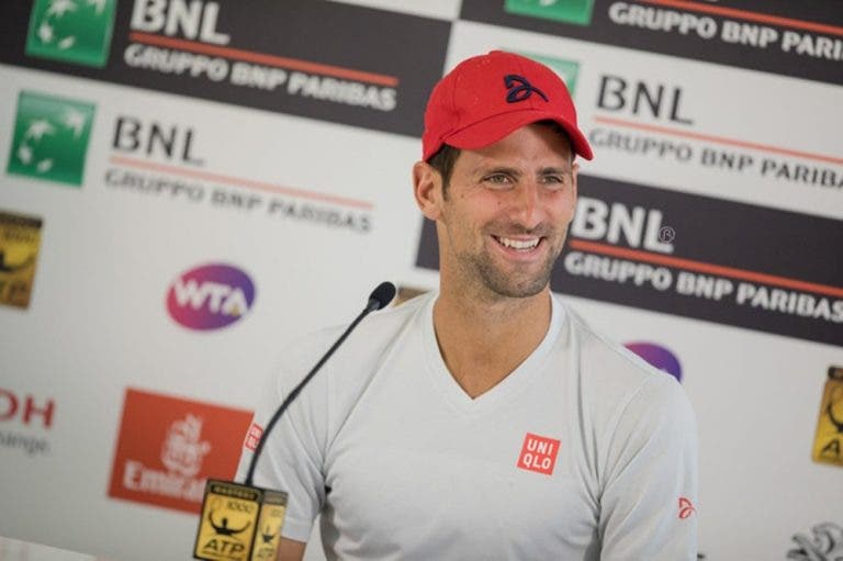 Novak Djokovic mandou entregar flores no balneário feminino de Roland Garros