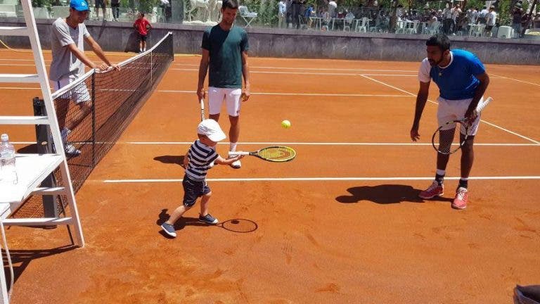 Filho de Djokovic espalha encanto em Roma