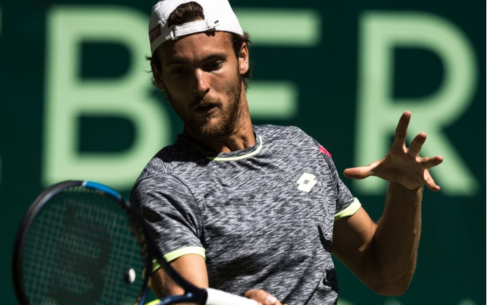 João Sousa eliminado na 1.ª ronda do ATP 500 de Halle após primeiro set de bom nível