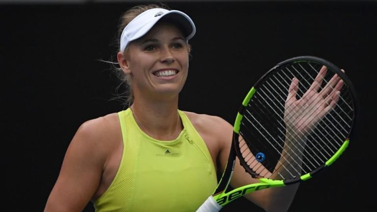 NA RAÇA! Wozniacki salva 2 match points, recupera de 1-5 no terceiro set e segue em frente no Open da Austrália