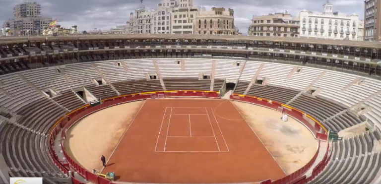 [VÍDEO] Como transformar uma das maiores Praças de Touros de Espanha num excelente court de ténis