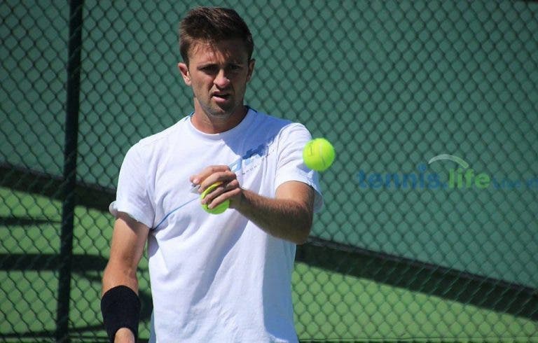 Smyczek baralhou os e-mails e em vez de jogar Wimbledon foi parar a um Challenger