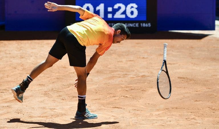 Jogador insulta treinador de Federer e é expulso a meio do torneio de Gstaad