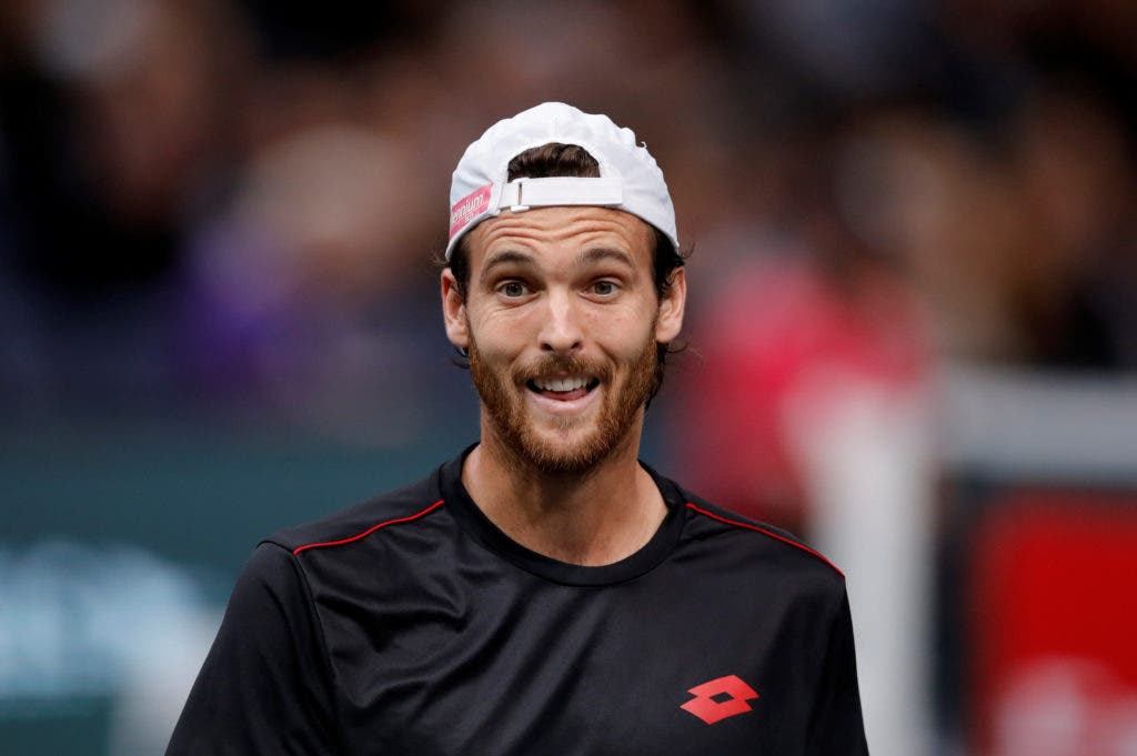 João Sousa falha acesso às meias-finais em Chengdu 