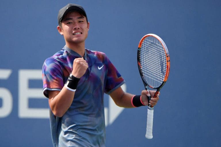 Prodígio chinês alcança em Xangai a primeira vitória da carreira em torneios ATP