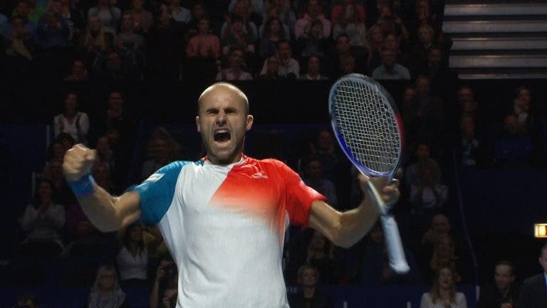 Copil choca Zverev rumo à final do ATP 500 de Basileia