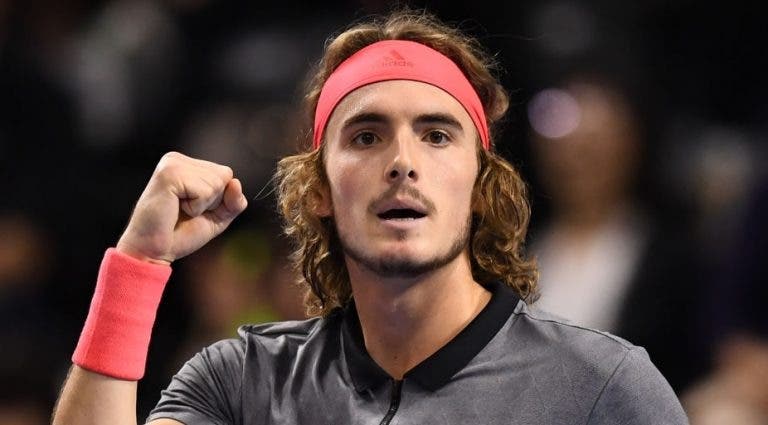 Tsitsipas marca posição de favorito e segue para os ‘quartos’