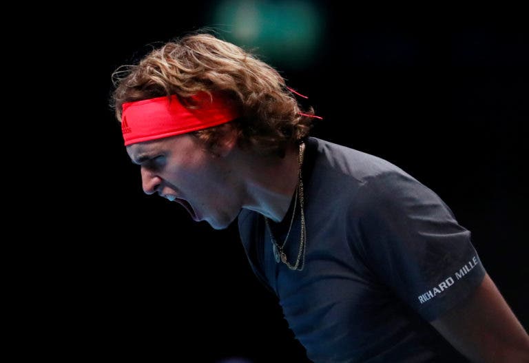 Zverev derrota Isner, apura-se para as ‘meias’ das ATP Finals e vai defrontar… Federer