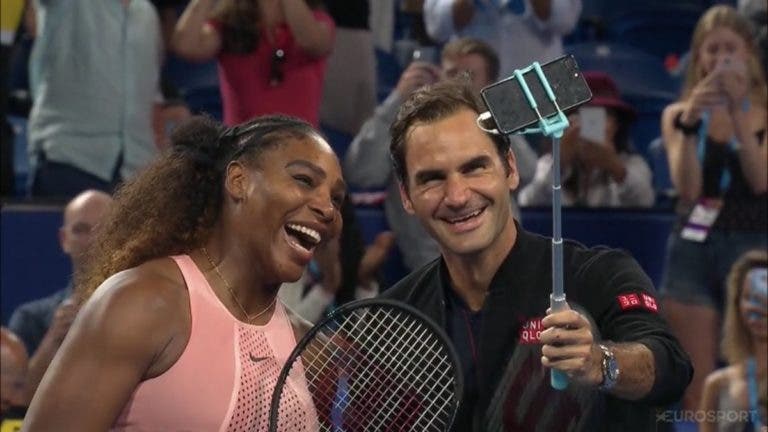 [VÍDEO] Serena e Federer dão entrevista conjunta e acabam a tirar uma inédita… selfie