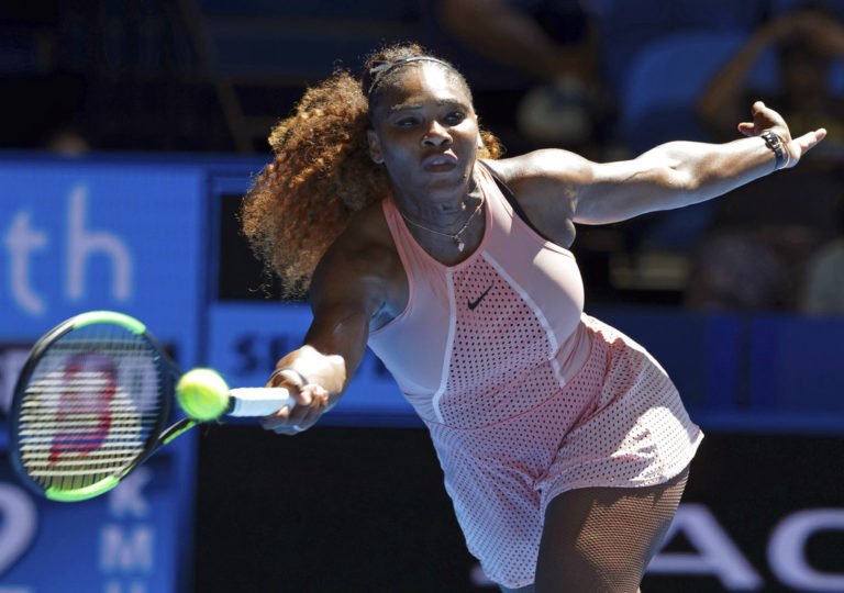 Serena derrota Bencic e encontro inédito de pares mistos com Federer decide eliminatória