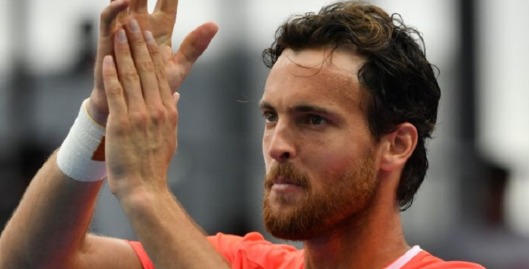 João Sousa sai de Melbourne no top 40 de singulares, pares e em 3.º na Corrida para Londres