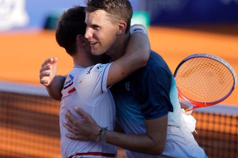 Minutos depois de batalharem em court, Thiem e Schwartzman juntaram-se rumo à final de pares