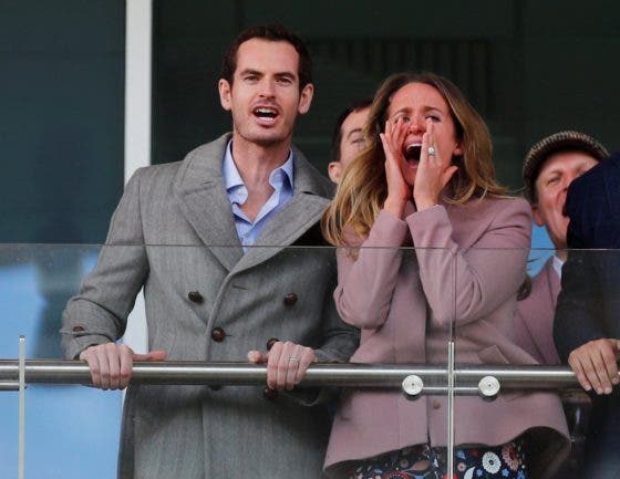 Murray e Kim Sears vibram com corrida de cavalos