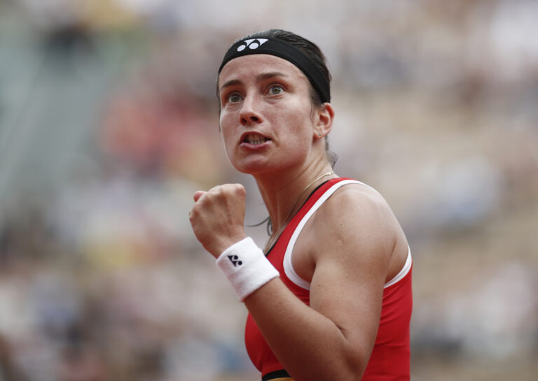 Sevastova salva cinco match points e vence batalha épica com 11-9 no 3.º set rumo aos oitavos em Roland Garros