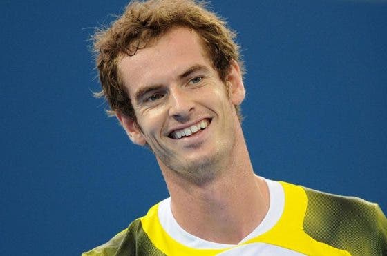 Murray exibe sorriso novo durante a Maratona de Londres