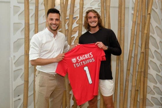 Tsitsipas passou pelo Estádio da Luz antes de ir embora: «Para sempre um adepto do Benfica»