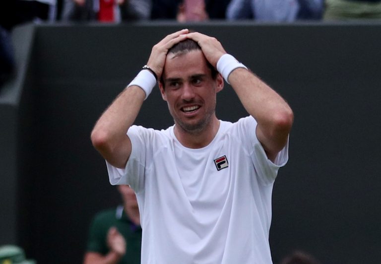 Pella e Dellién excluídos de Cincinnati devido a contacto com preparador físico infetado