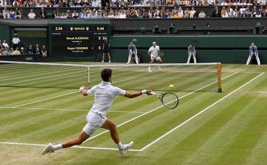 [VÍDEO] Federer e Djokovic realizaram a troca de bolas mais longa... de