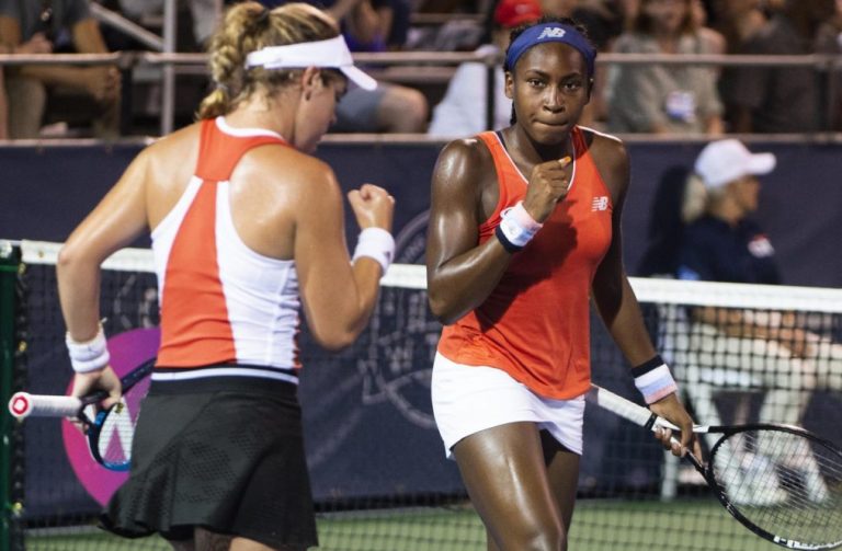 Incrível: Gauff, de 15 anos e McNally, de 17 anos, conquistam o torneio de pares em Washington