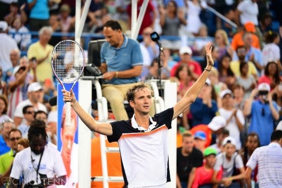 Imparável, Medvedev é campeão em Cincinnati