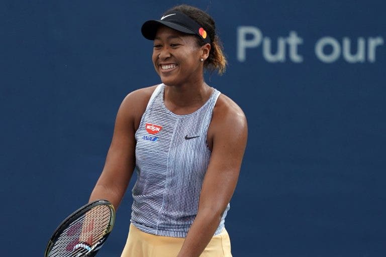 Naomi Osaka apurada para os ‘quartos’ do Pan Pacific Open