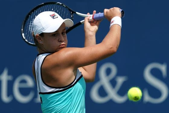 Barty é despachada por Kuznetsova em 68 minutos e Osaka continua como número 1 do mundo