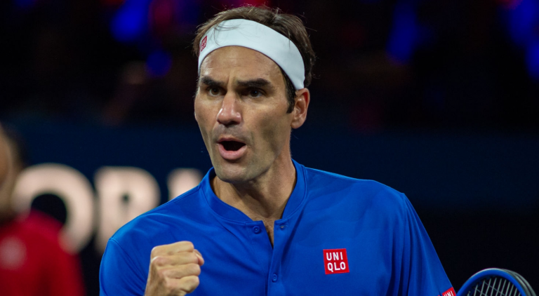 EUROPA-MUNDO, 10-11: Federer bate Isner e mantém a sua equipa viva
