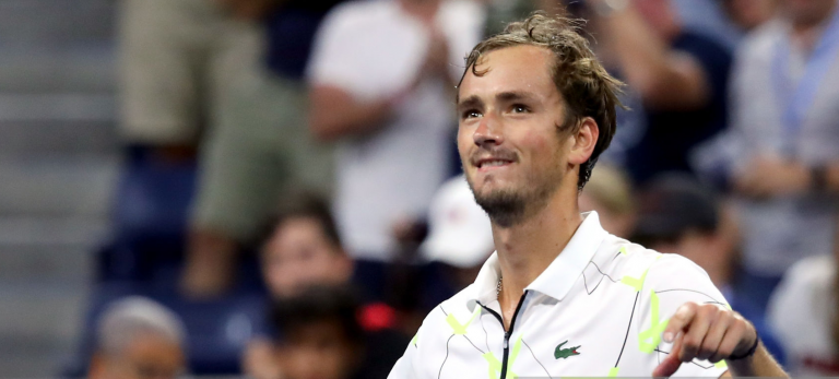 Safin sobre a final do US Open: «Medvedev pode perfeitamente vencer, o Nadal é apenas experiente»