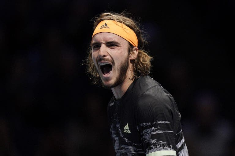 Em exibição quase perfeita, Tsitsipas despacha Zverev e apura-se para as meias-finais das ATP Finals