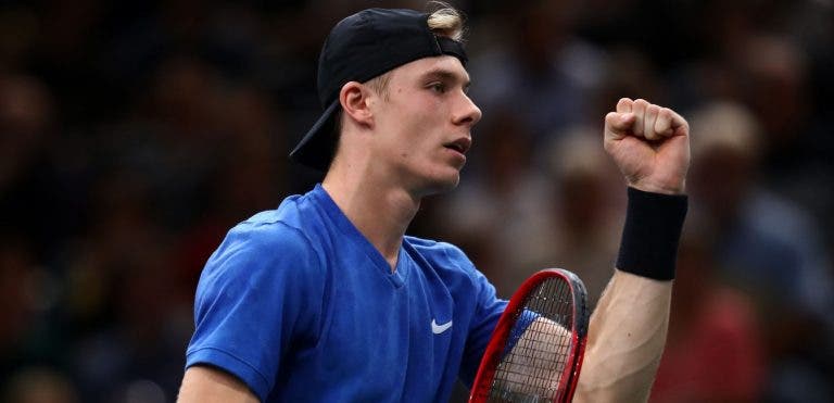 Shapovalov arrasa Monfils em Paris e dá bilhete de Londres a Berrettini