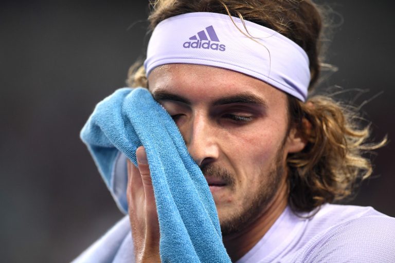 Tsitsipas é surpreendido e está eliminado em Roterdão; Rublev segue para os ‘quartos’